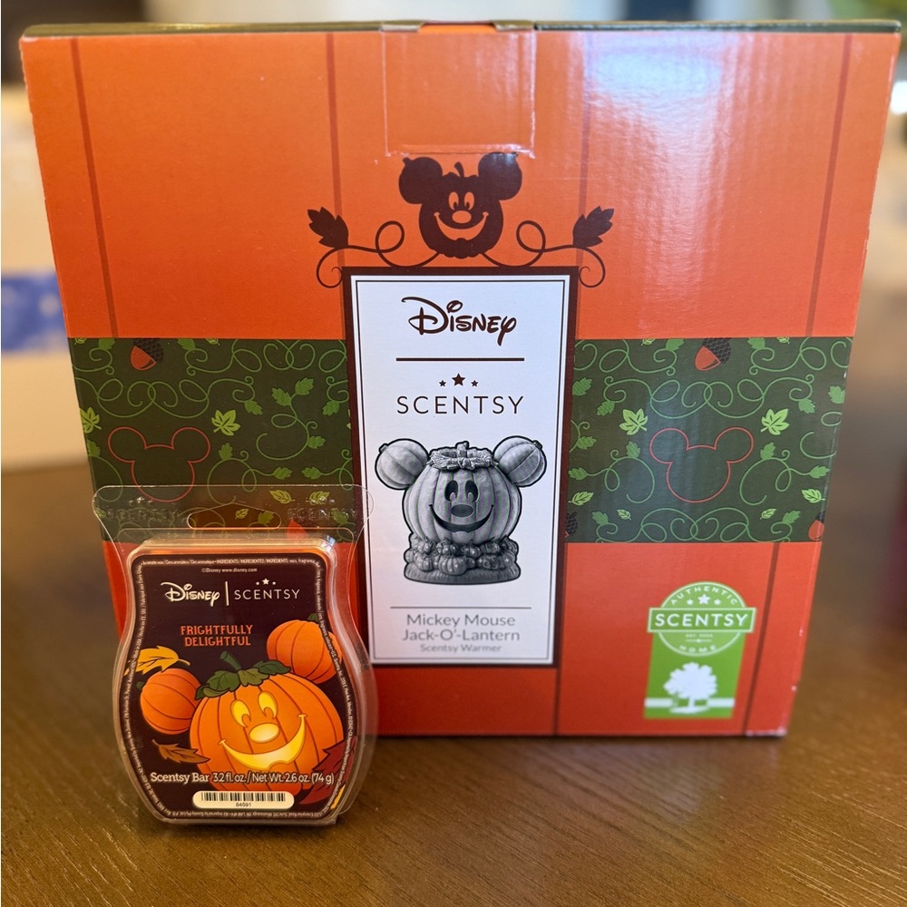 Scentsy Disney Mickey Mouse Jack-O'-Lantern Warmer